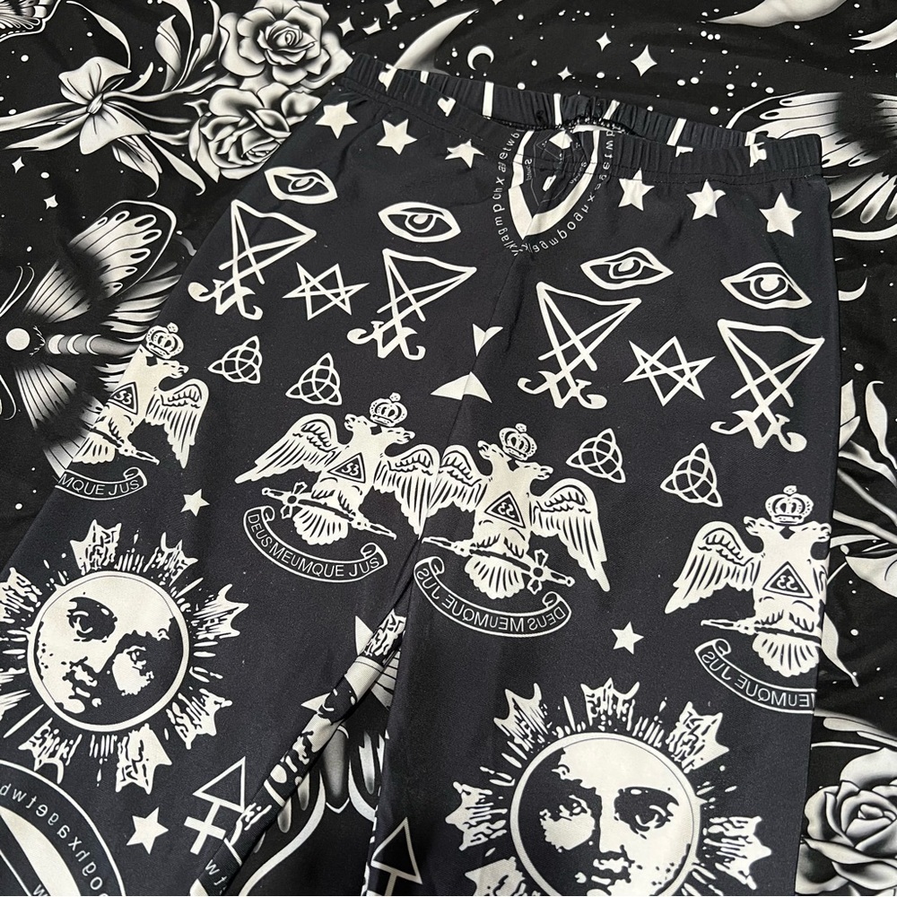 Satanic Symbols Printed Leggings, Small - Picture 4 of 8